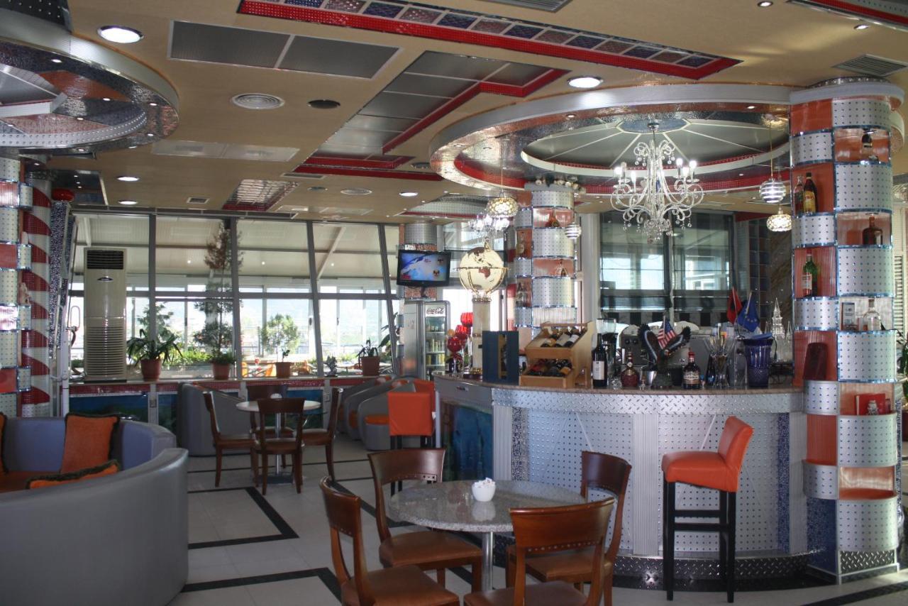 Hotel Bar Restaurant America Kukes Eksteriør bilde